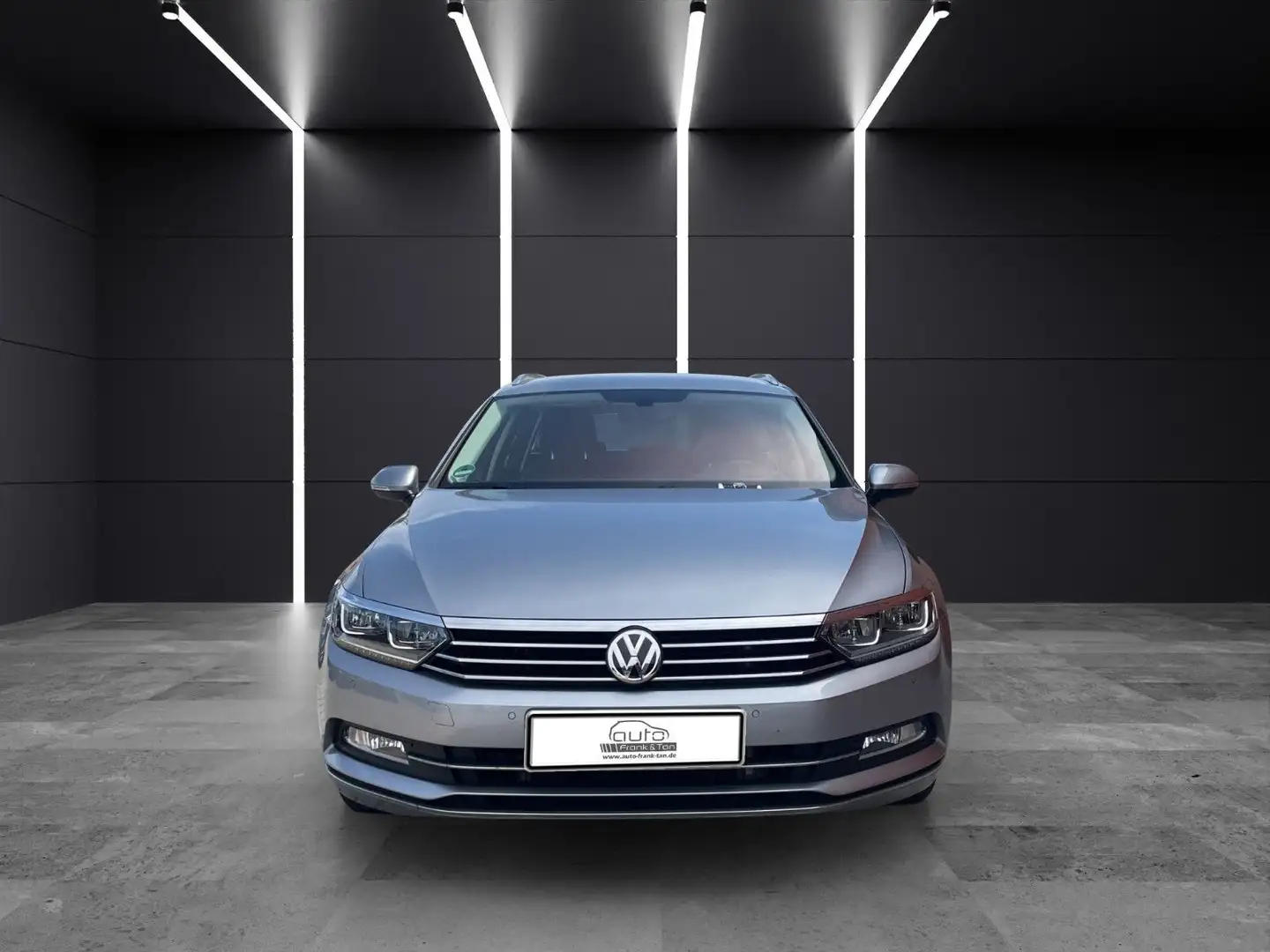 Volkswagen Passat Variant Highline/1.Hand/Navi/Kamera/Shz Silber - 2