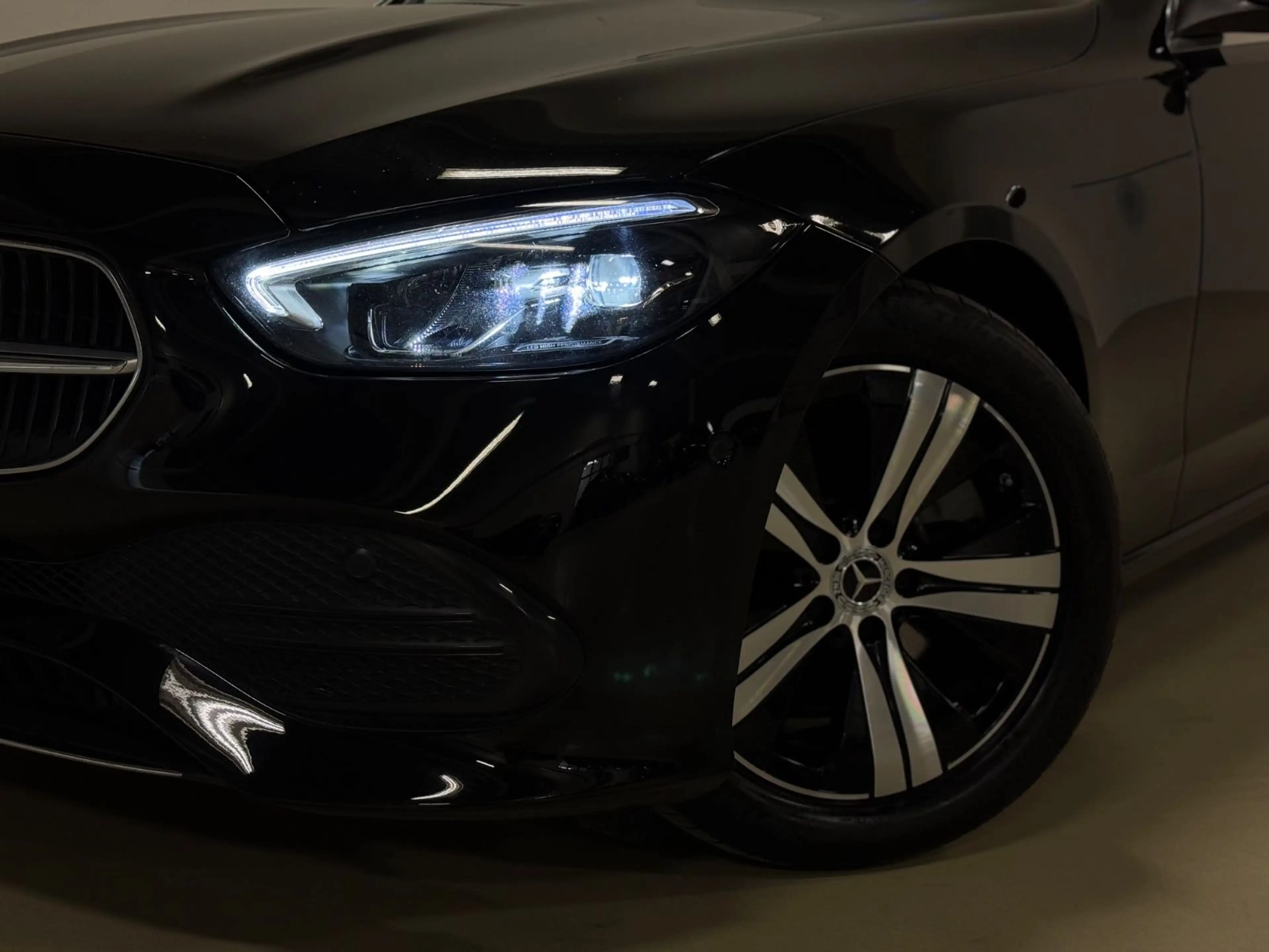 Mercedes-Benz C 220 d T Avantgarde 1.HAND*MWST*HUD*AHK*SPUR*AMB — photo 5