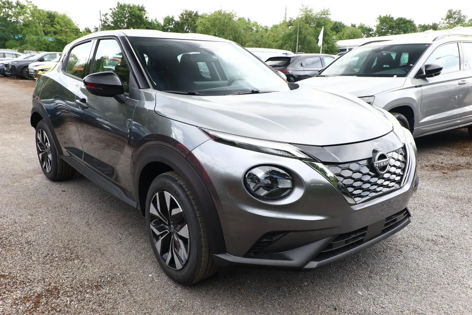 Nissan Juke Hybrid Acenta KomfortP SHZ LED Kam CarP BT 69 k... Grau - 2