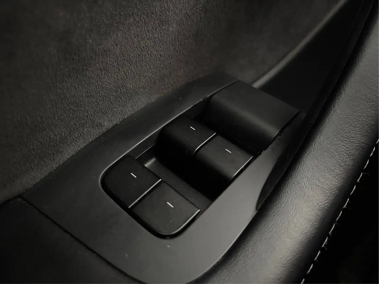 Tesla Model Y снимка Tesla Model Y
