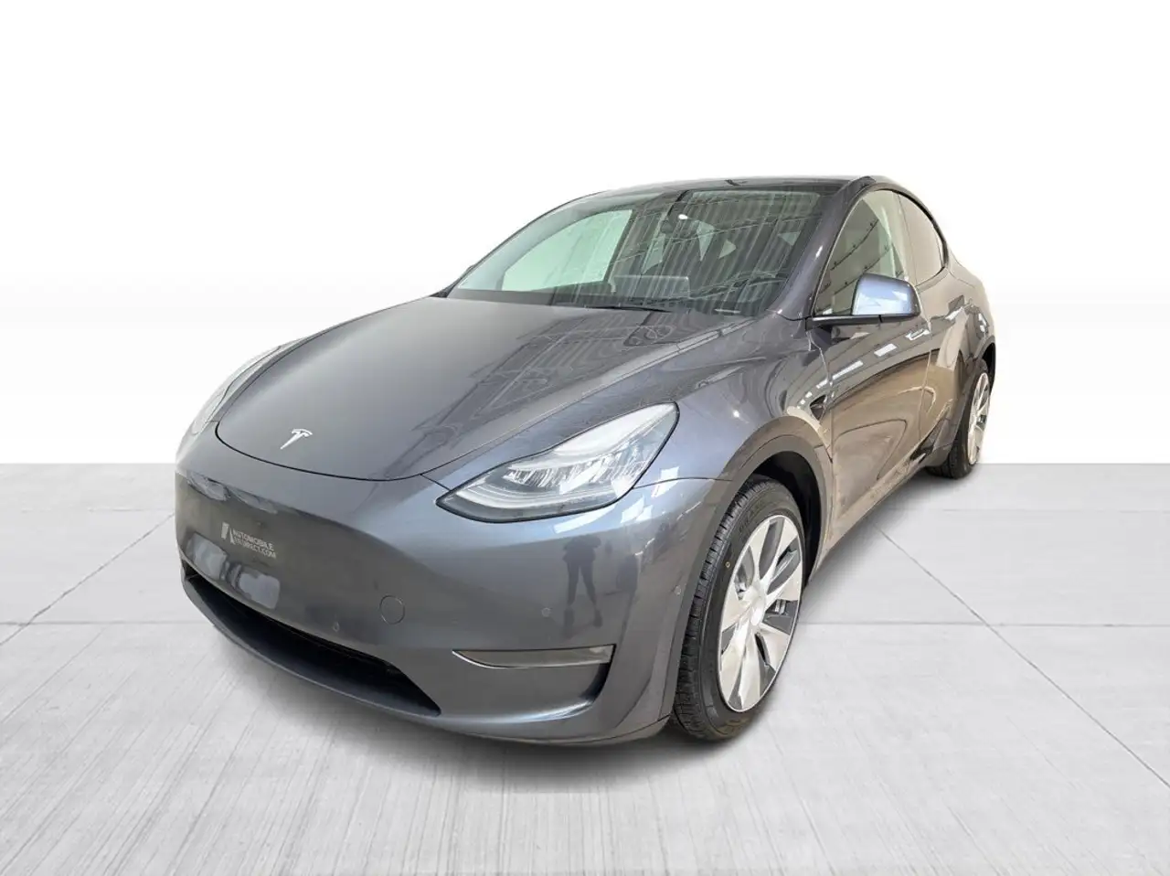 Tesla Model Y снимка Tesla Model Y