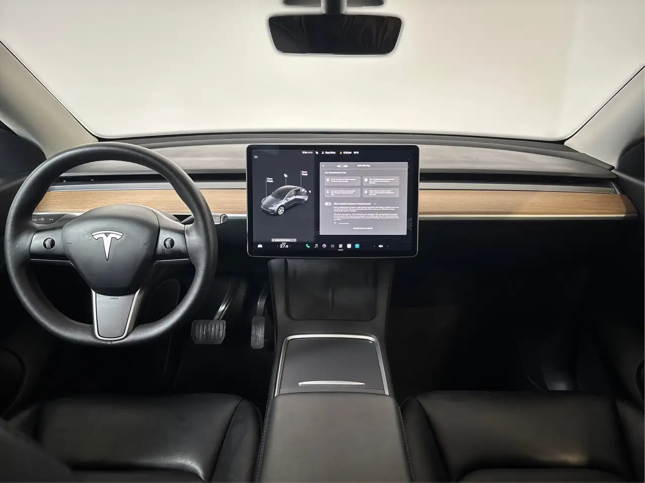 Tesla Model Y снимка Tesla Model Y