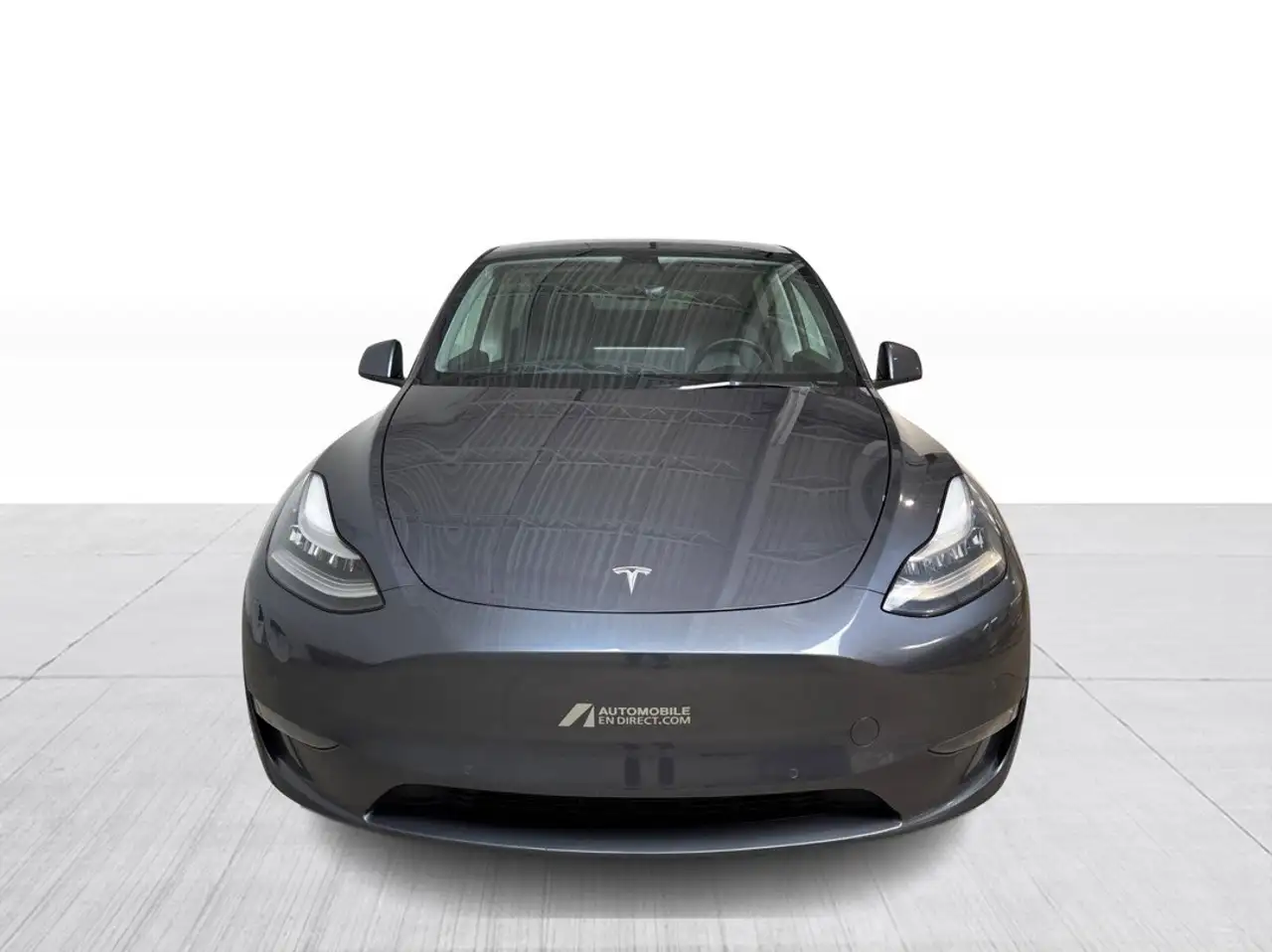 Tesla Model Y снимка Tesla Model Y