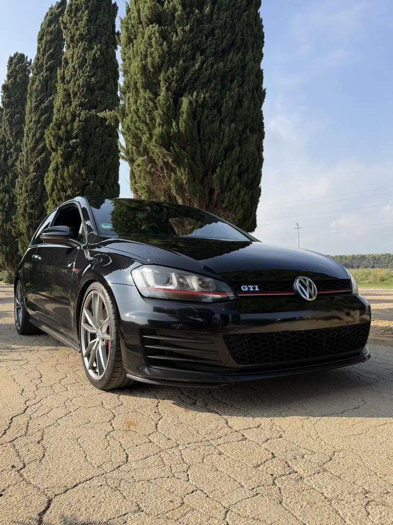 Volkswagen Golf GTI 2.0 TSI Performance 230 - 1