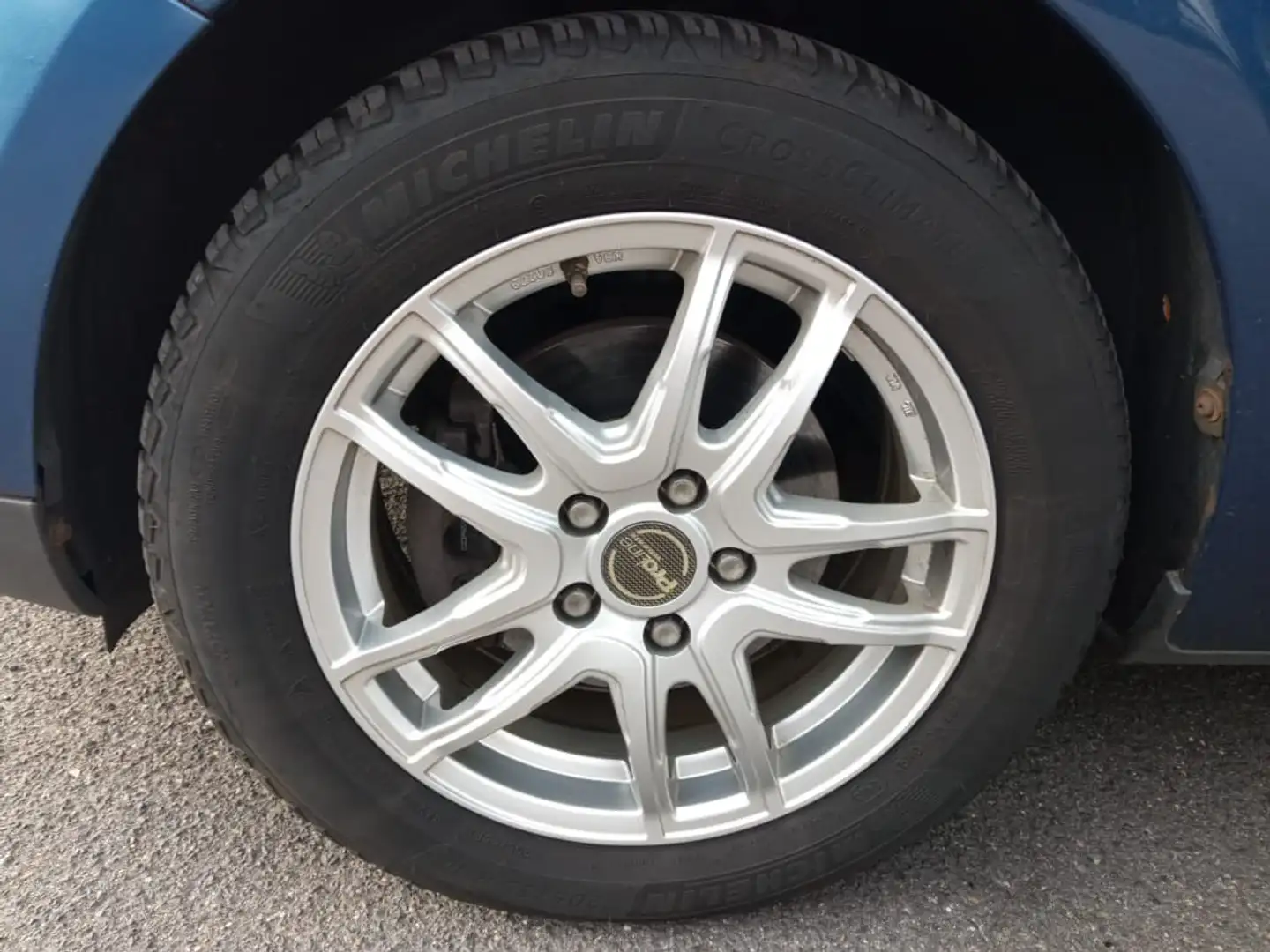 Ford Focus 1.6 16V Fun X - 2