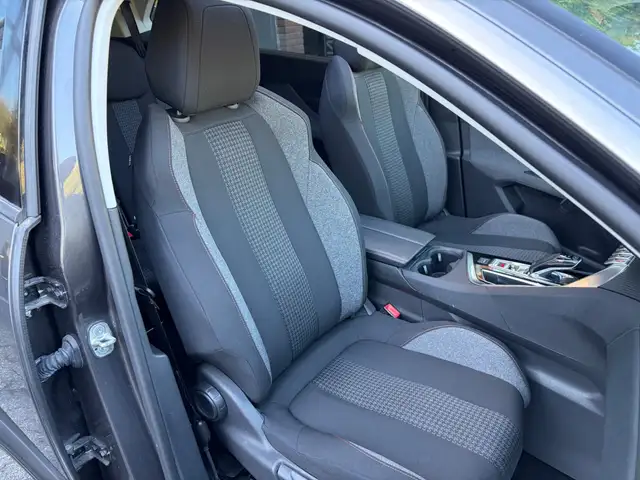 Peugeot 5008 view 13