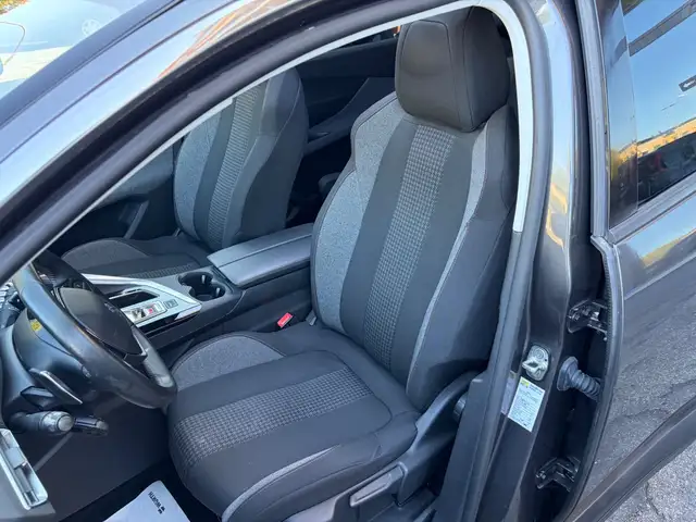 Peugeot 5008 view 12