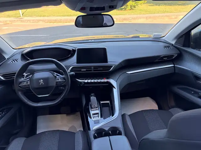 Peugeot 5008 view 10