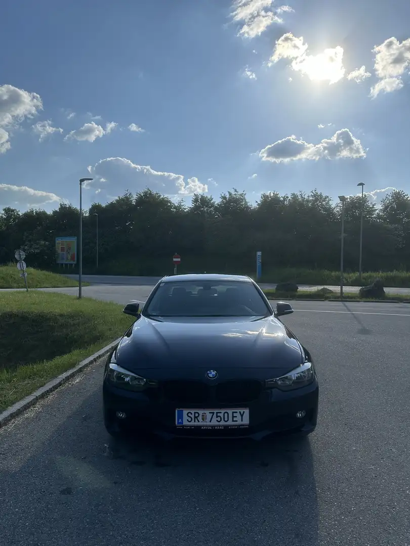 BMW 316 BMW 3er-Reihe 316d F30 Limousine Blau - 1