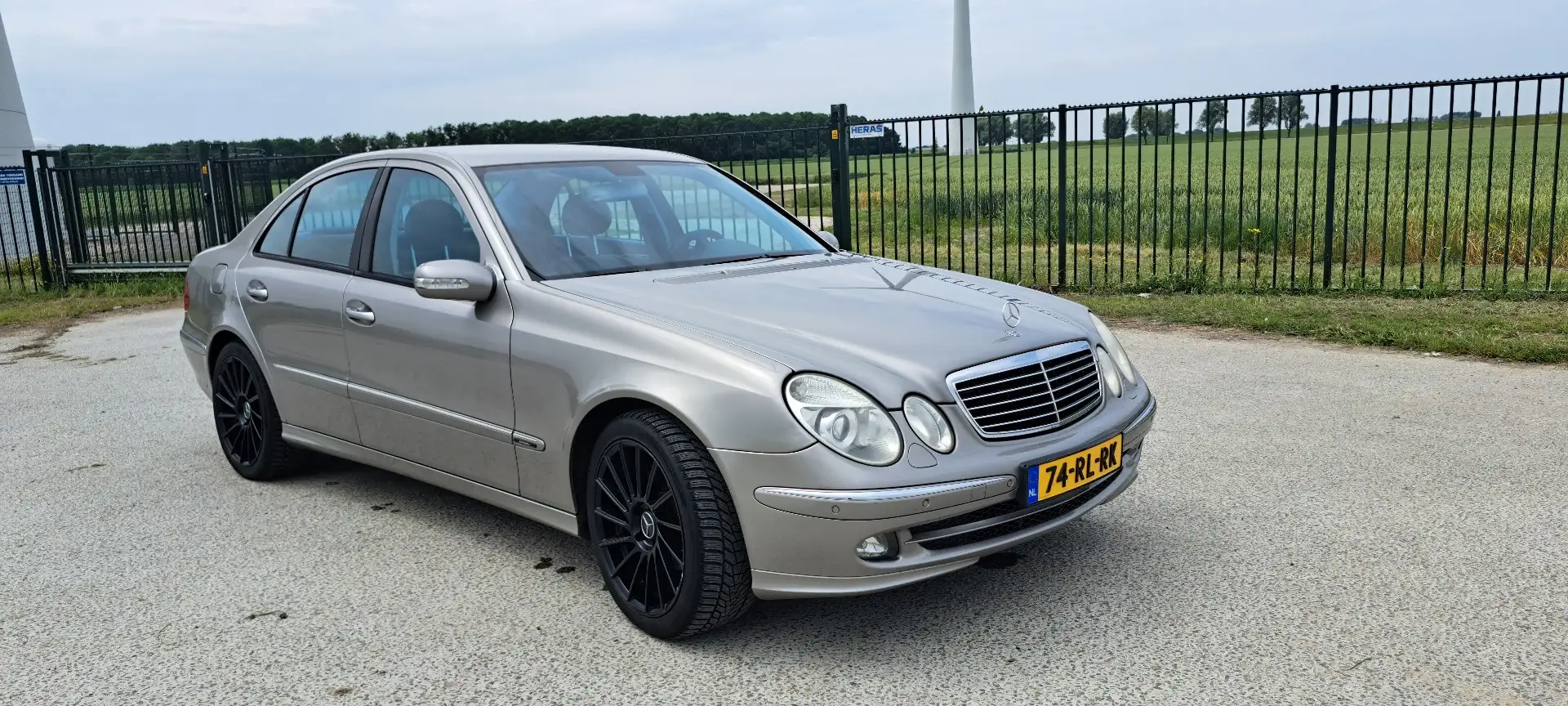 Mercedes-Benz E 240 Avantgarde Brons - 1