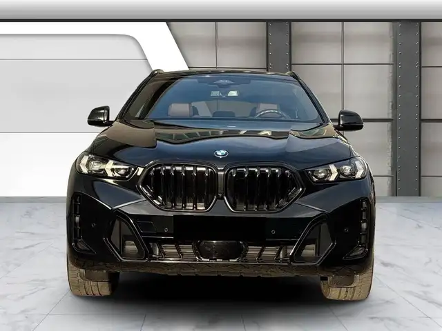 BMW X6 view 2