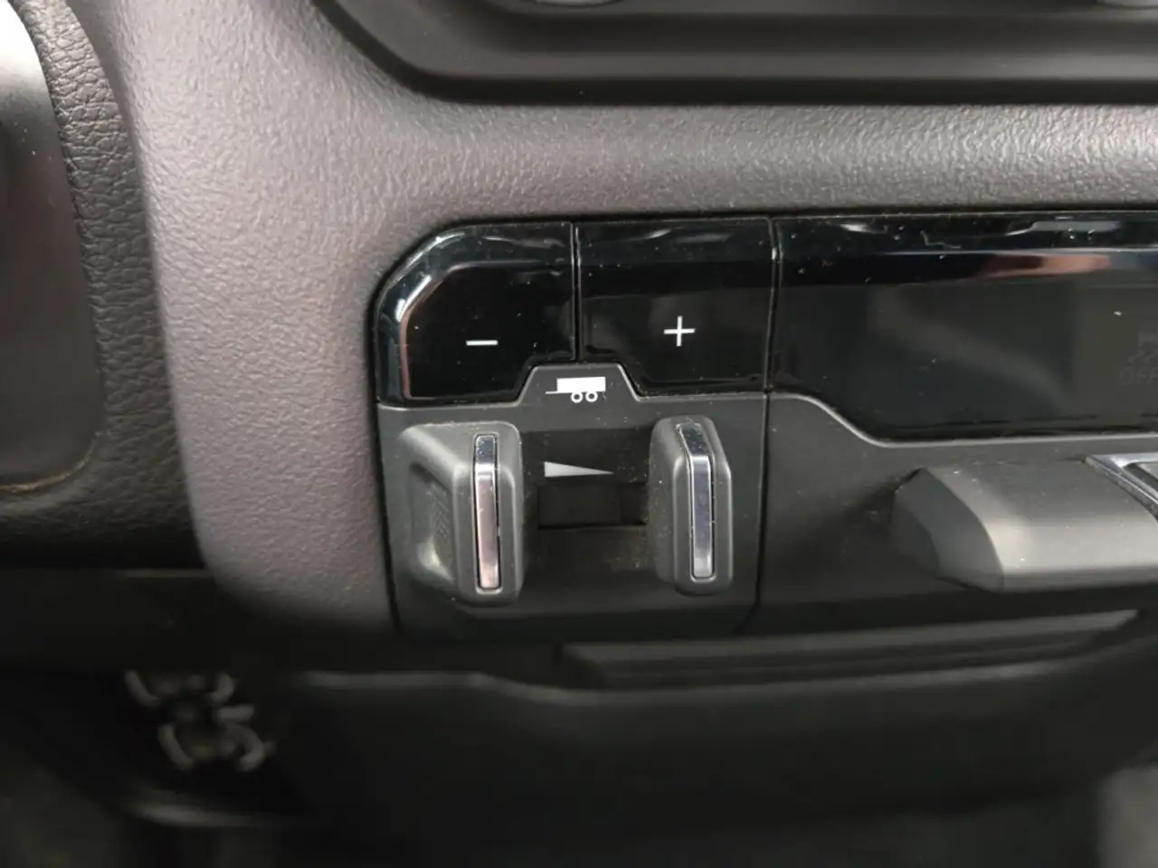 RAM 2500 снимка RAM 2500