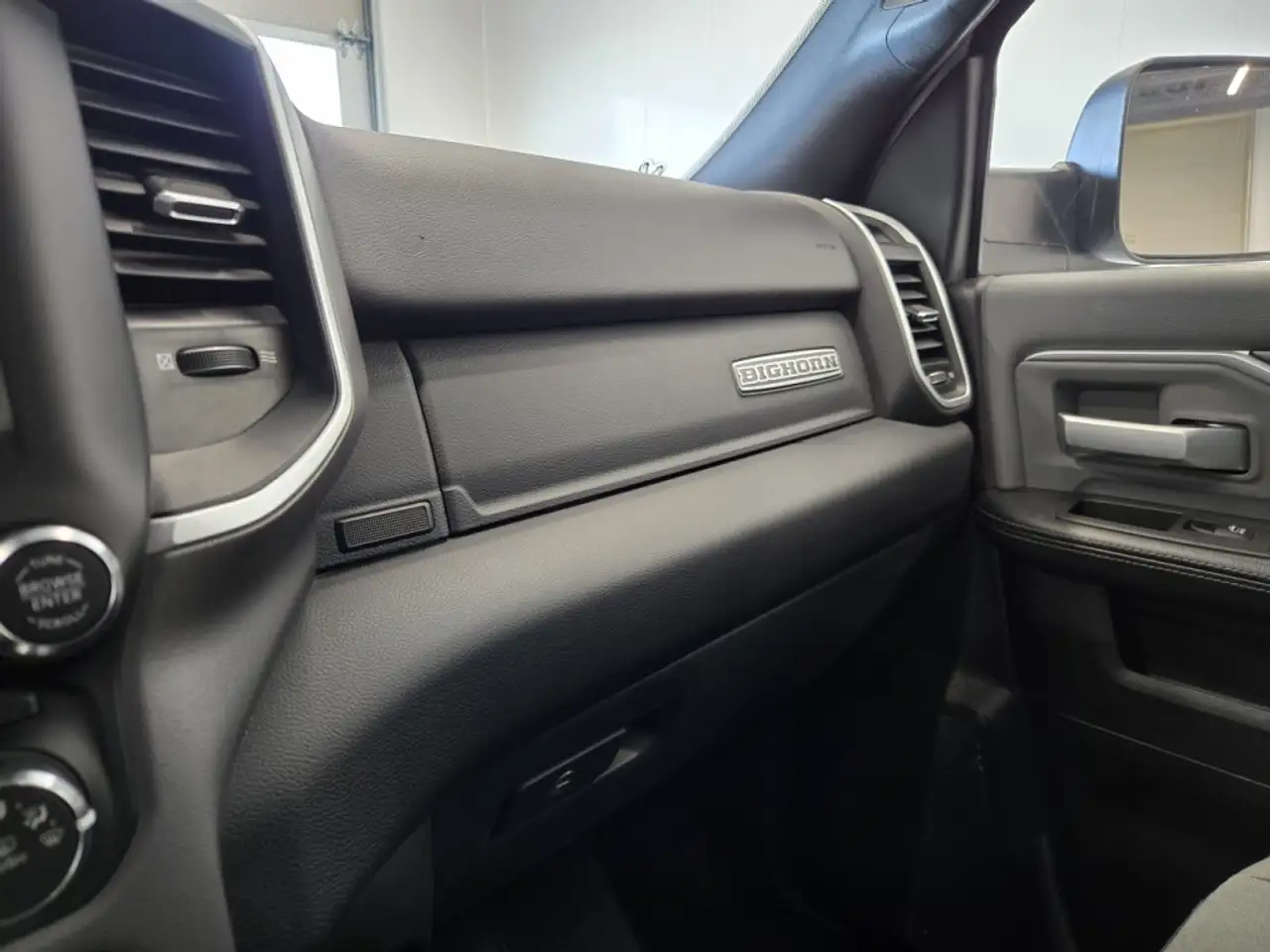 RAM 2500 снимка RAM 2500