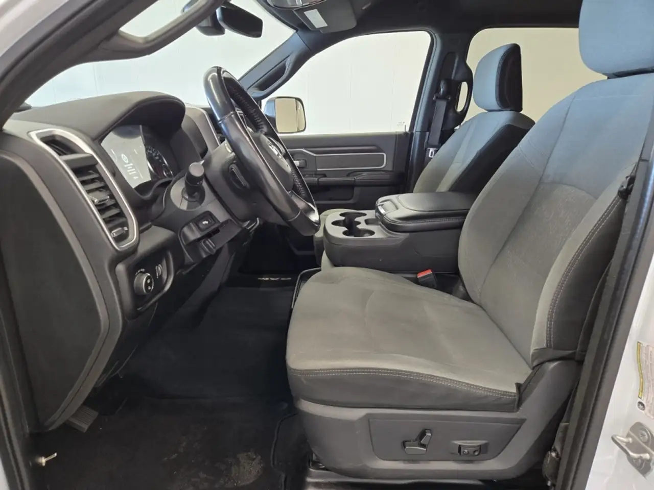 RAM 2500 снимка RAM 2500