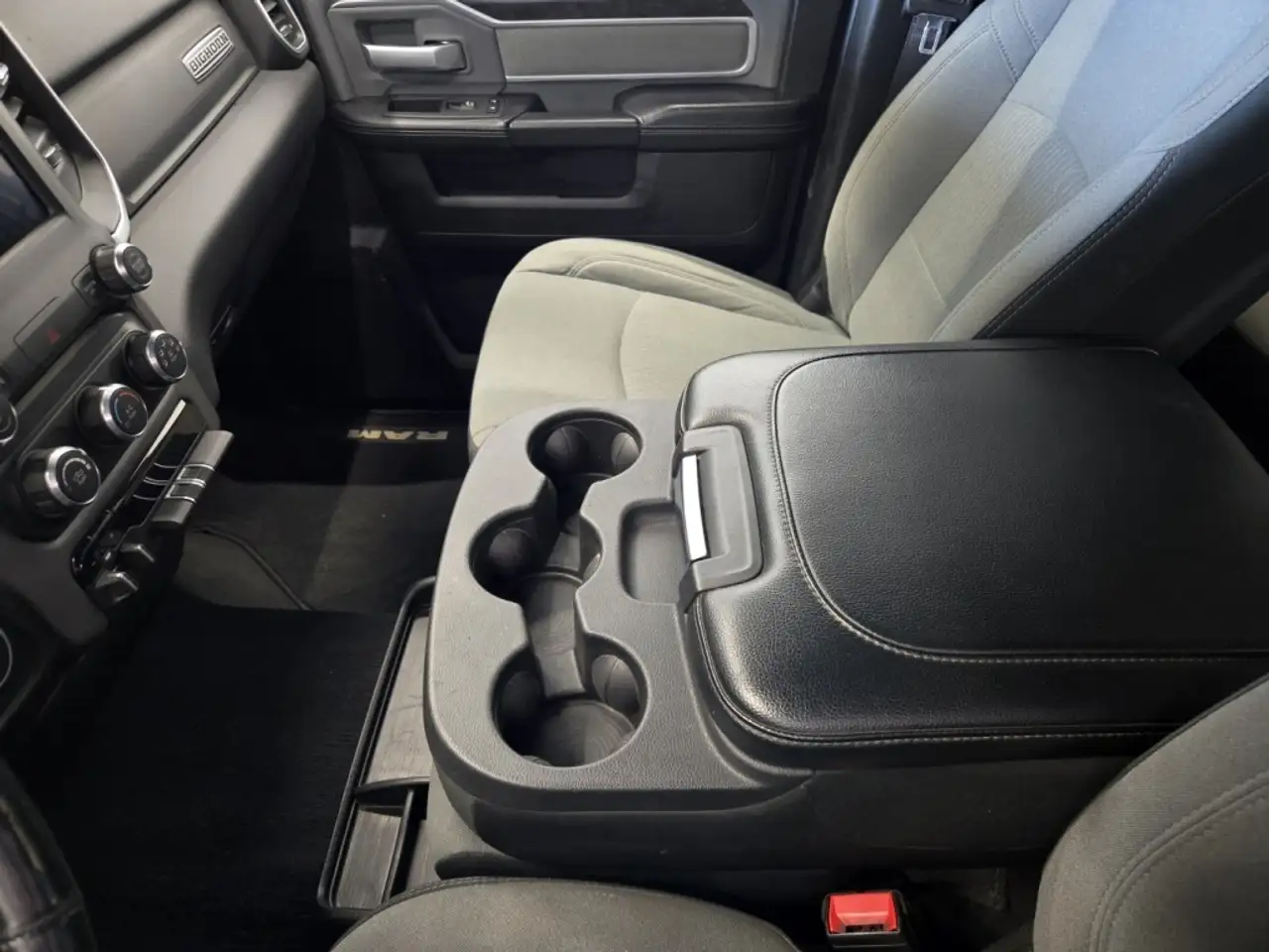 RAM 2500 снимка RAM 2500