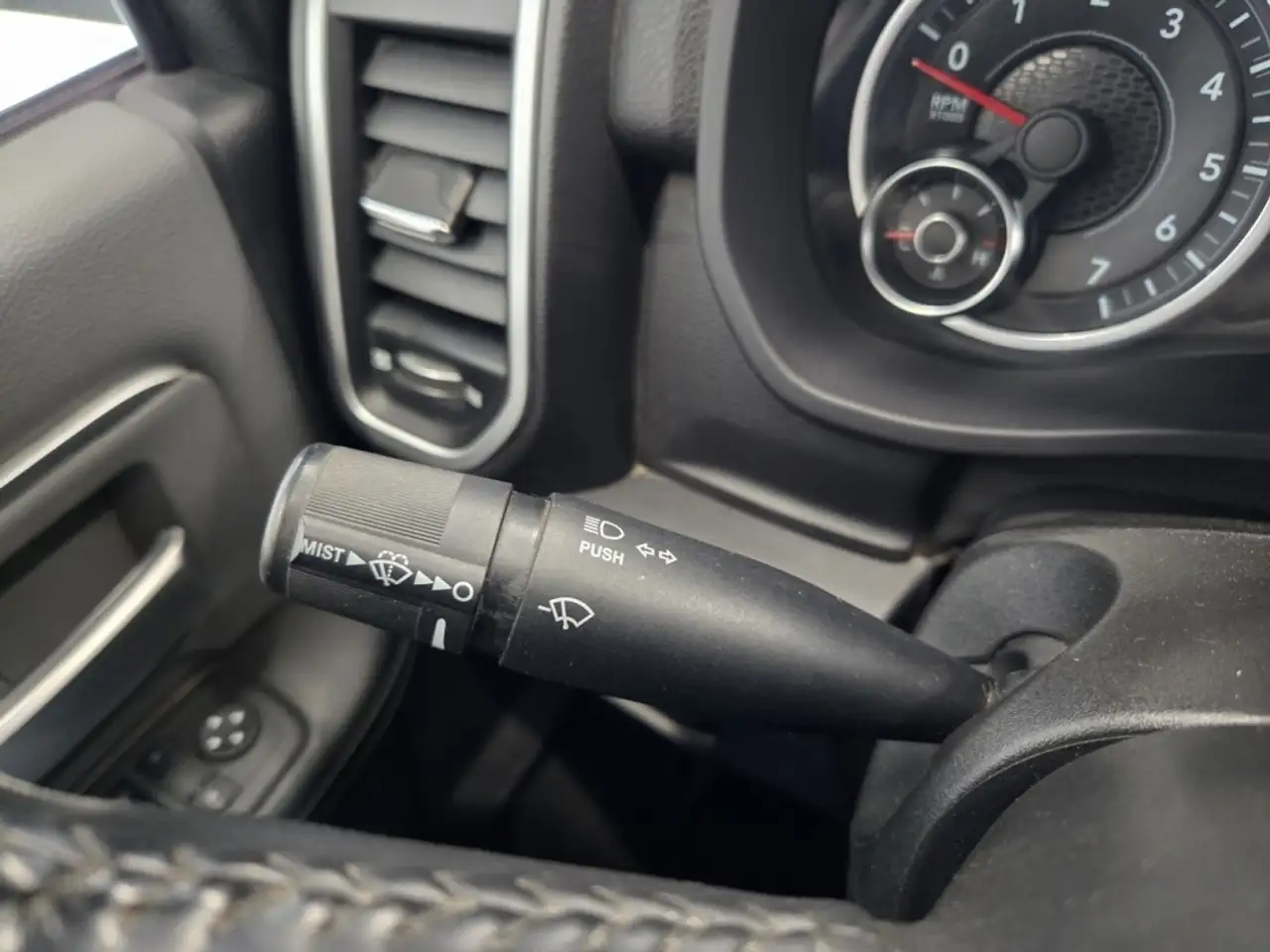 RAM 2500 снимка RAM 2500