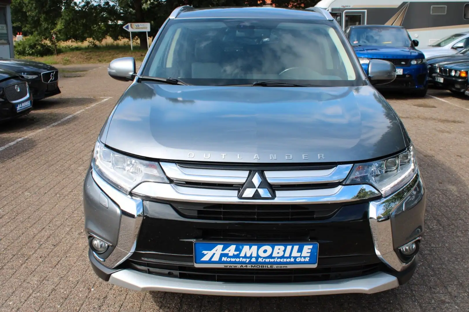 Mitsubishi Outlander Diamant Edition+ 4WD Grau - 1
