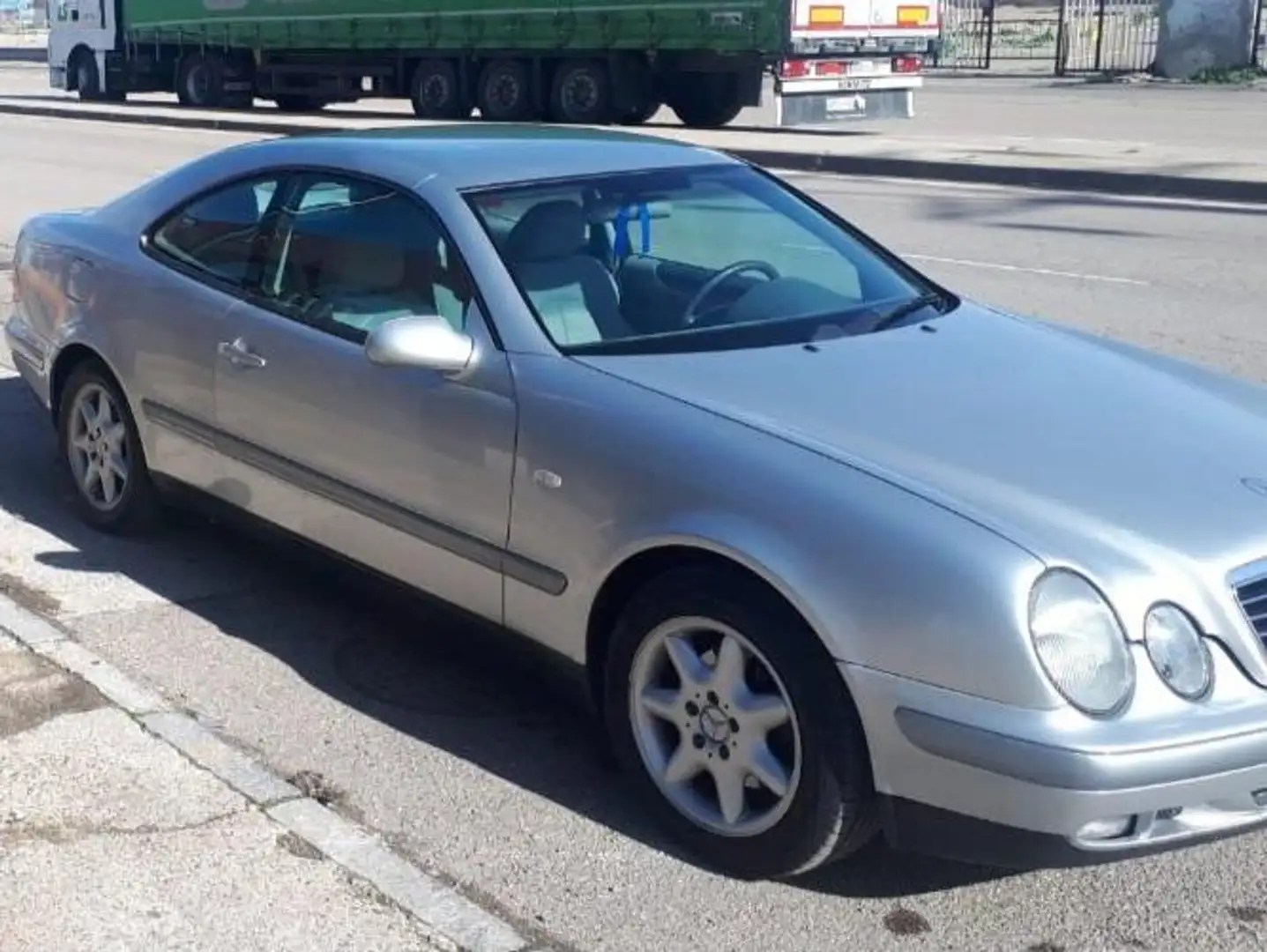 Mercedes-Benz CLK 200 CLK 200 Sport Plateado - 2