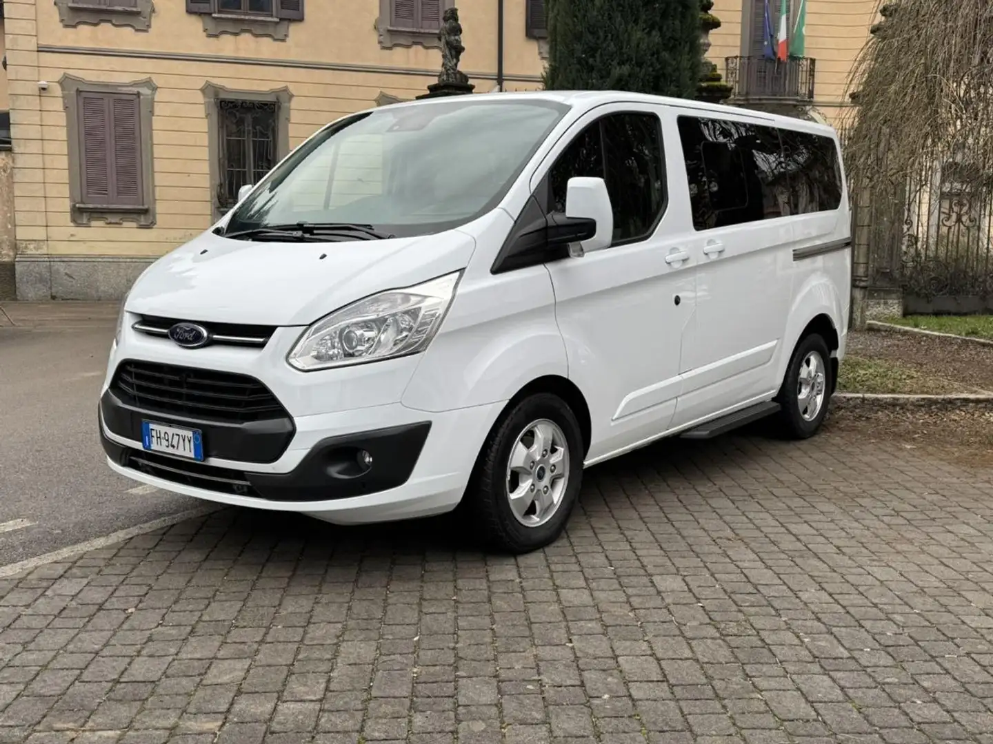 Ford Tourneo Custom 310 2.0 TDCi 170CV aut. PC Titanium Bianco - 1