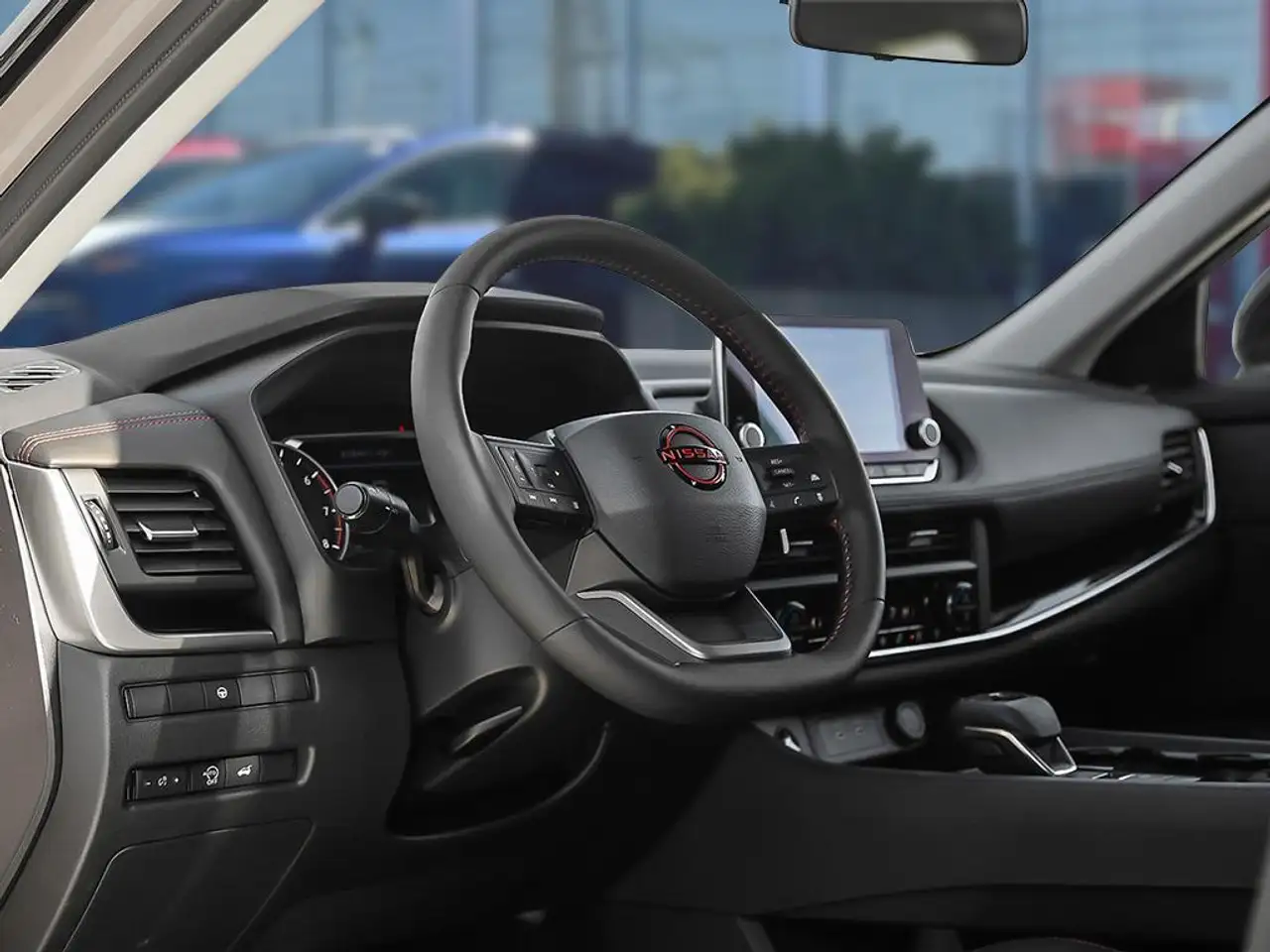 Nissan Rogue снимка Nissan Rogue