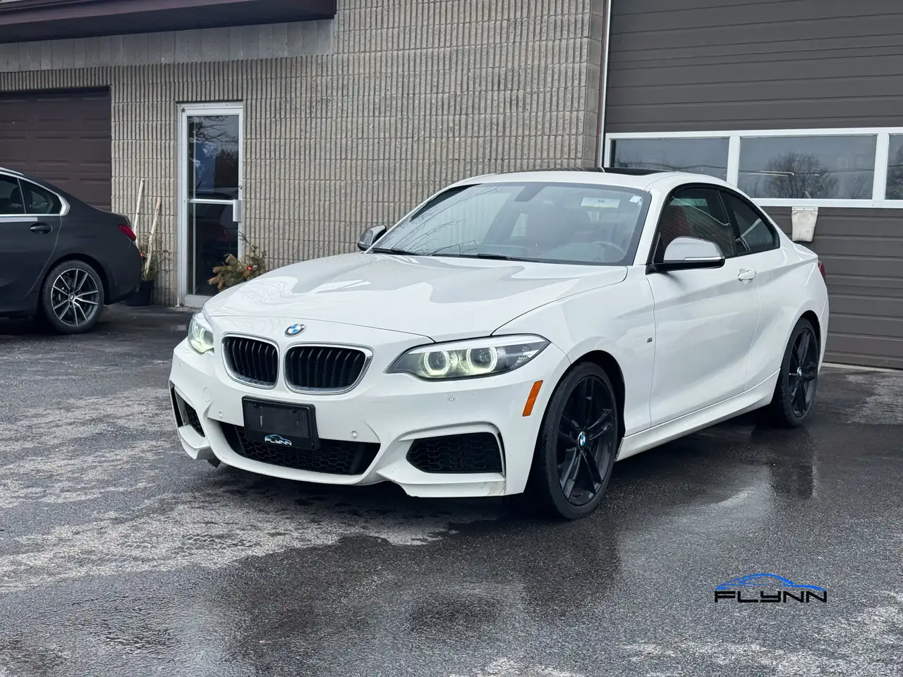 BMW 2 Series снимка BMW 2 Series