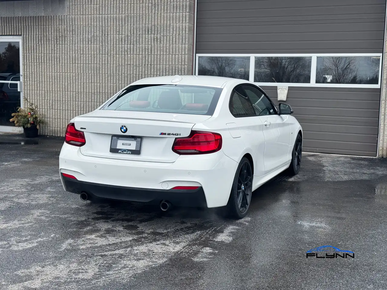 BMW 2 Series снимка BMW 2 Series