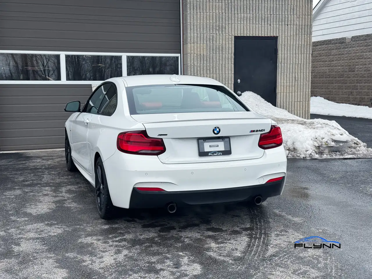 BMW 2 Series снимка BMW 2 Series