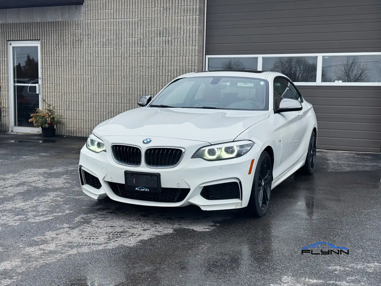 BMW 2 Series снимка BMW 2 Series