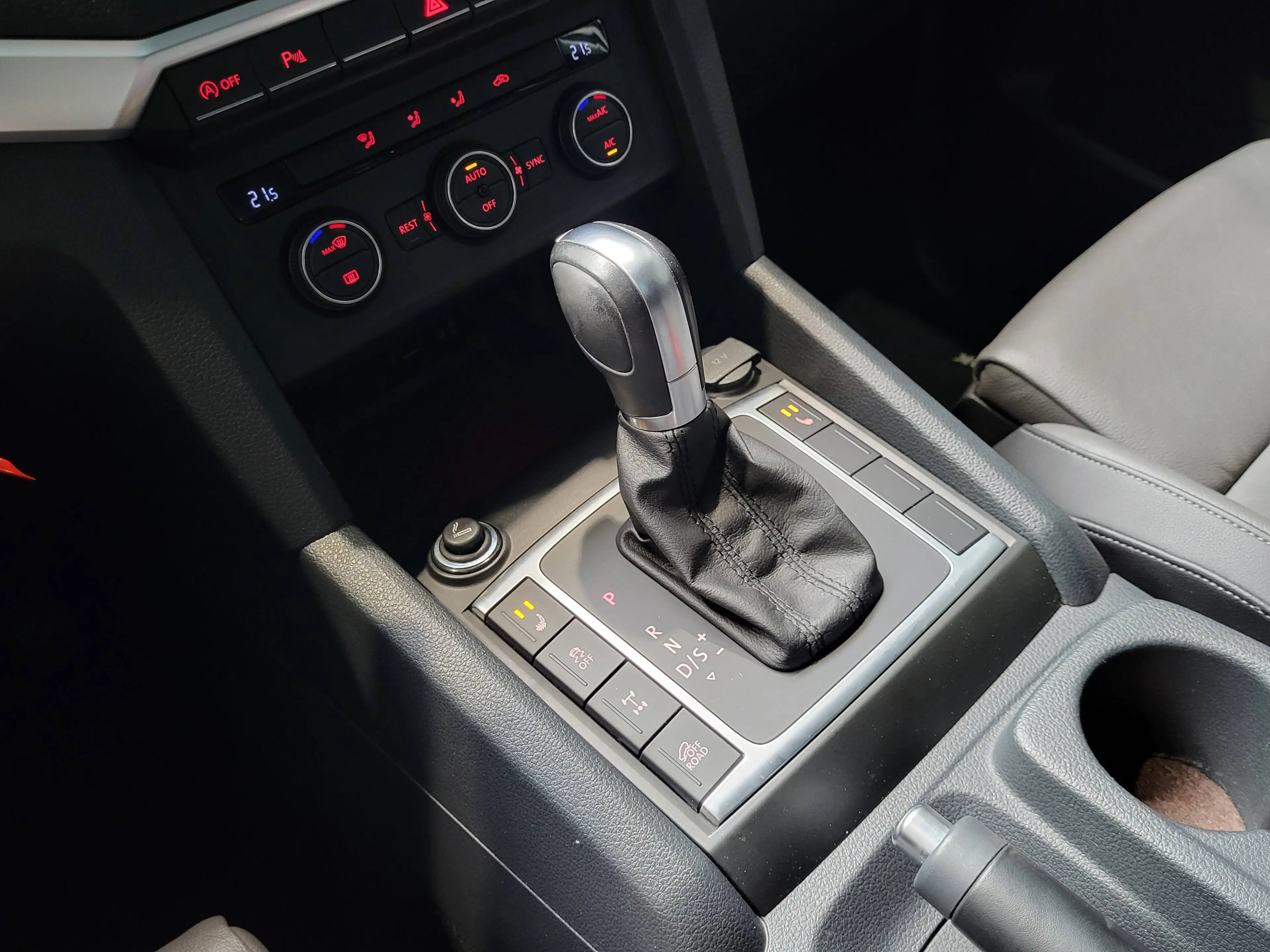Volkswagen Amarok 3.0 TDI 4Motion DoubleCab *Navi| Xenon|AHK* — photo 12