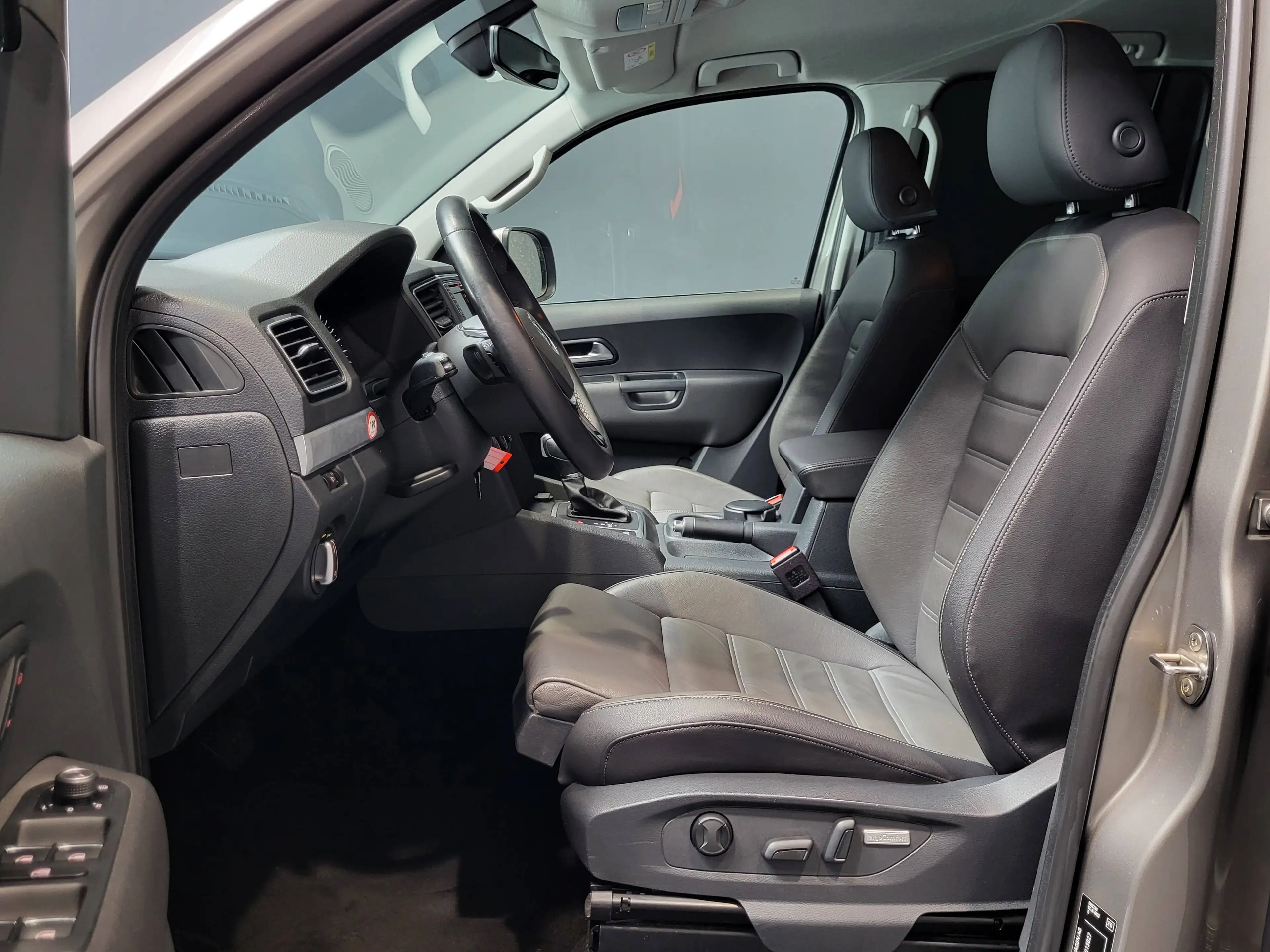 Volkswagen Amarok 3.0 TDI 4Motion DoubleCab *Navi| Xenon|AHK* — photo 7