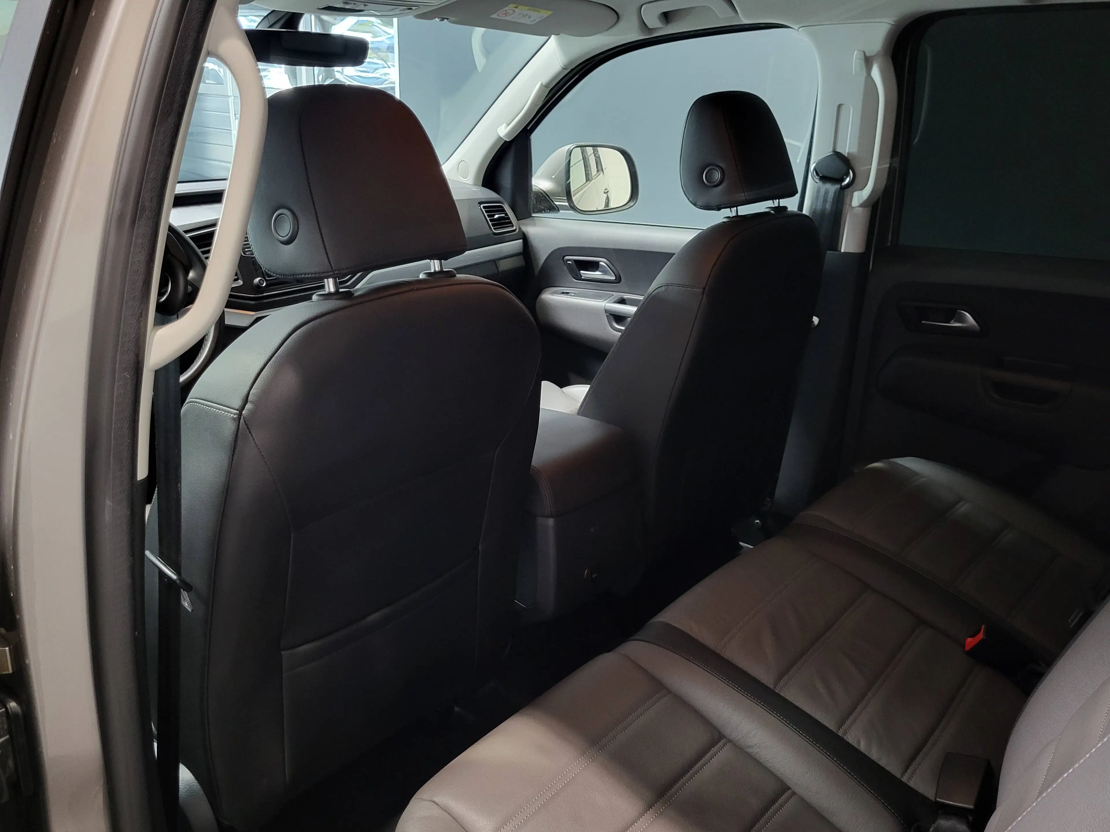 Volkswagen Amarok 3.0 TDI 4Motion DoubleCab *Navi| Xenon|AHK* — photo 8