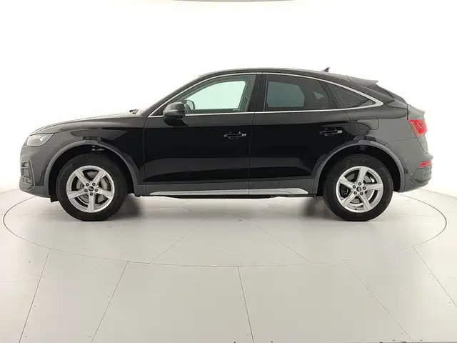 Audi Q5 view 2