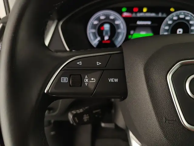 Audi Q5 view 14