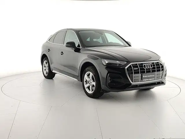 Audi Q5 view 7