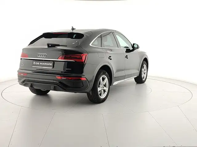 Audi Q5 view 5