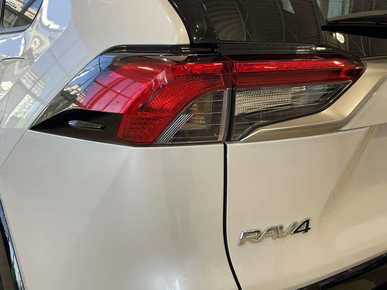 Toyota RAV 4 снимка Toyota RAV 4