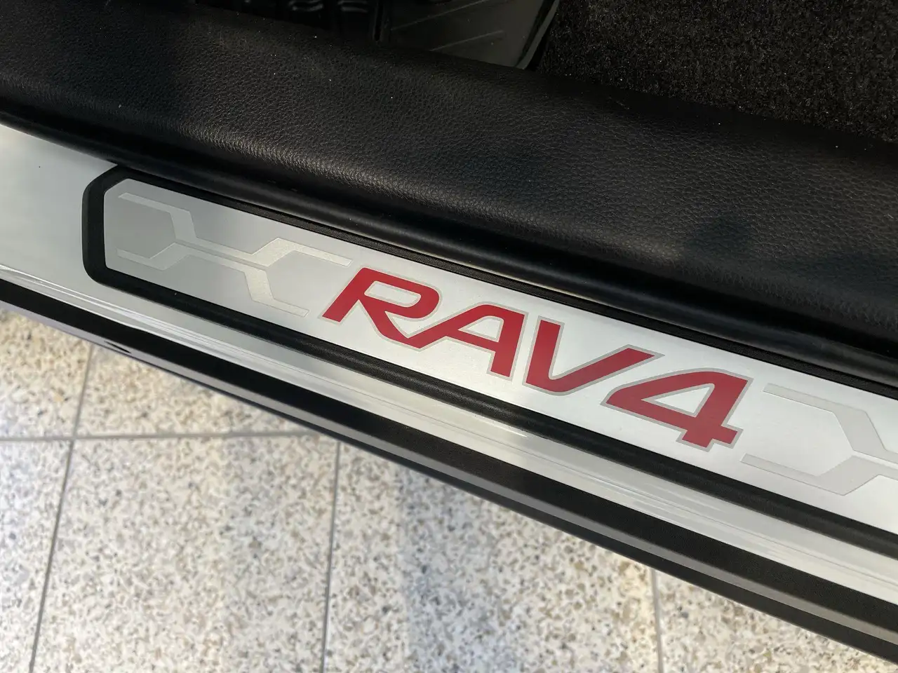 Toyota RAV 4 снимка Toyota RAV 4