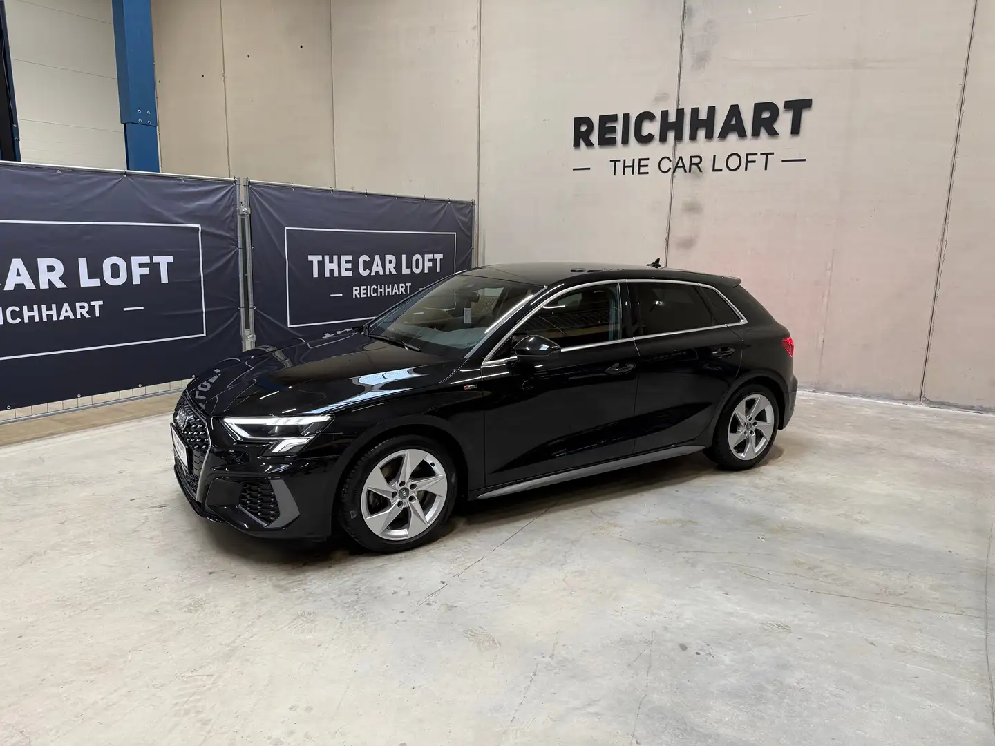 Audi A3 30 TFSI S line Schwarz - 2