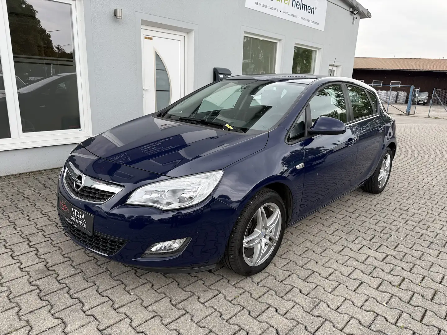 Opel Astra Selection 1.6i AHK KLIMA 1.HD ZV EURO 5 Blue - 1