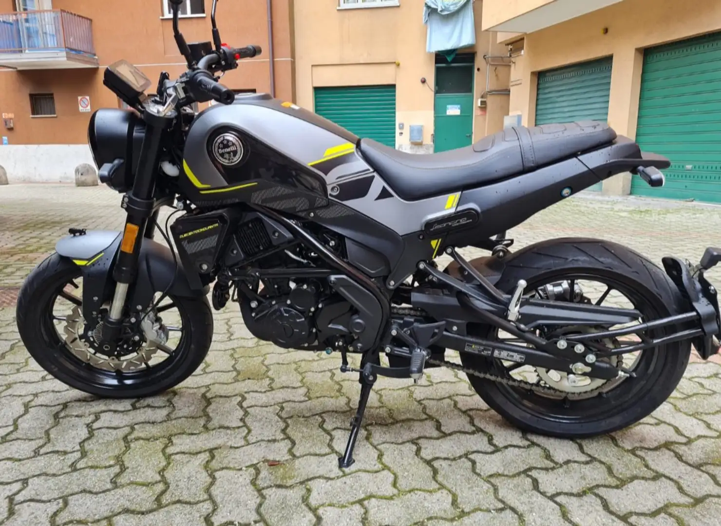 Benelli Leoncino 250 Naked Gri - 1