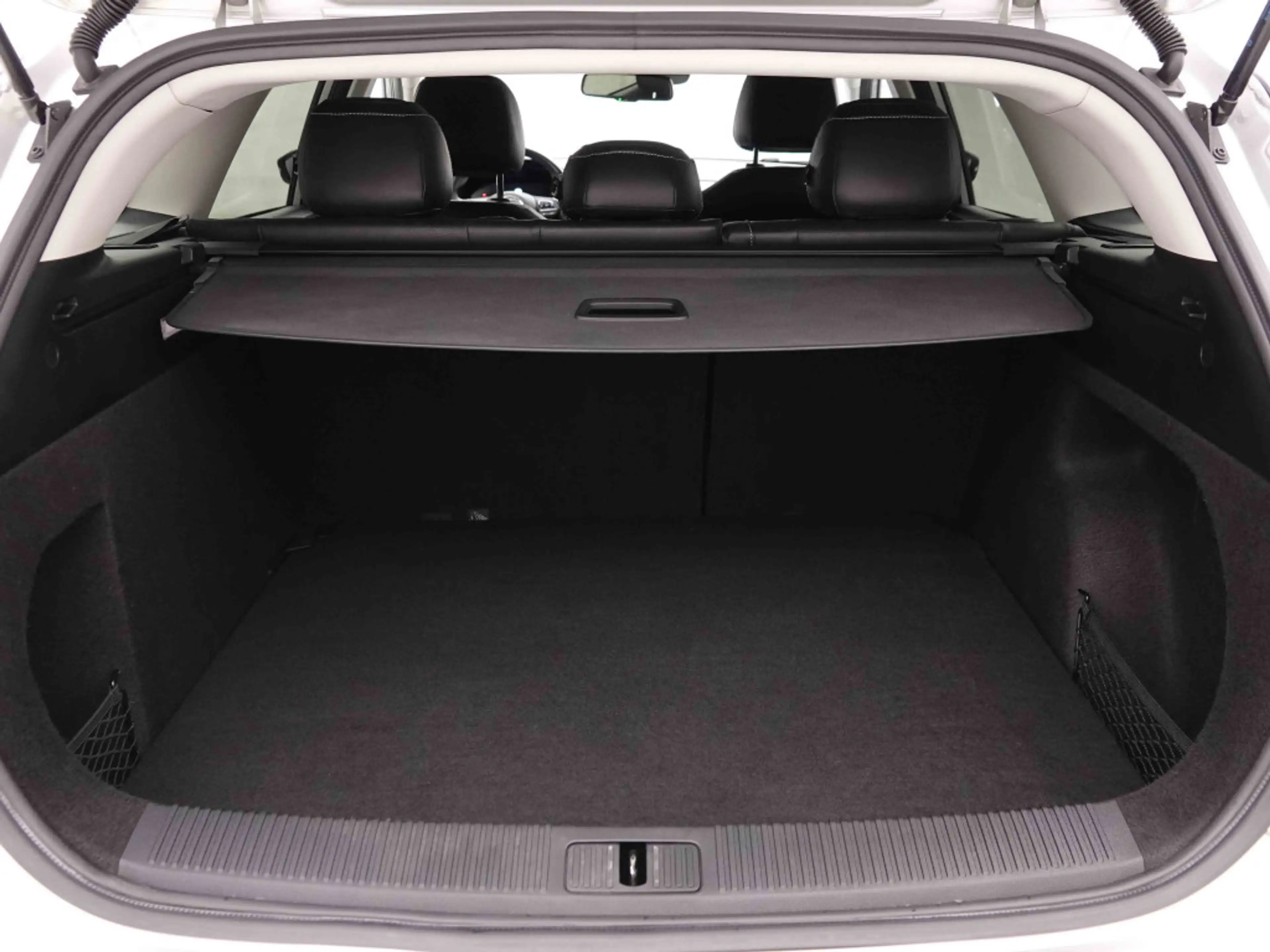 MG MG5 50 kW | 177 | Range 320km | Luxury | Leather | 360Cam | Heated Seats — photo 6
