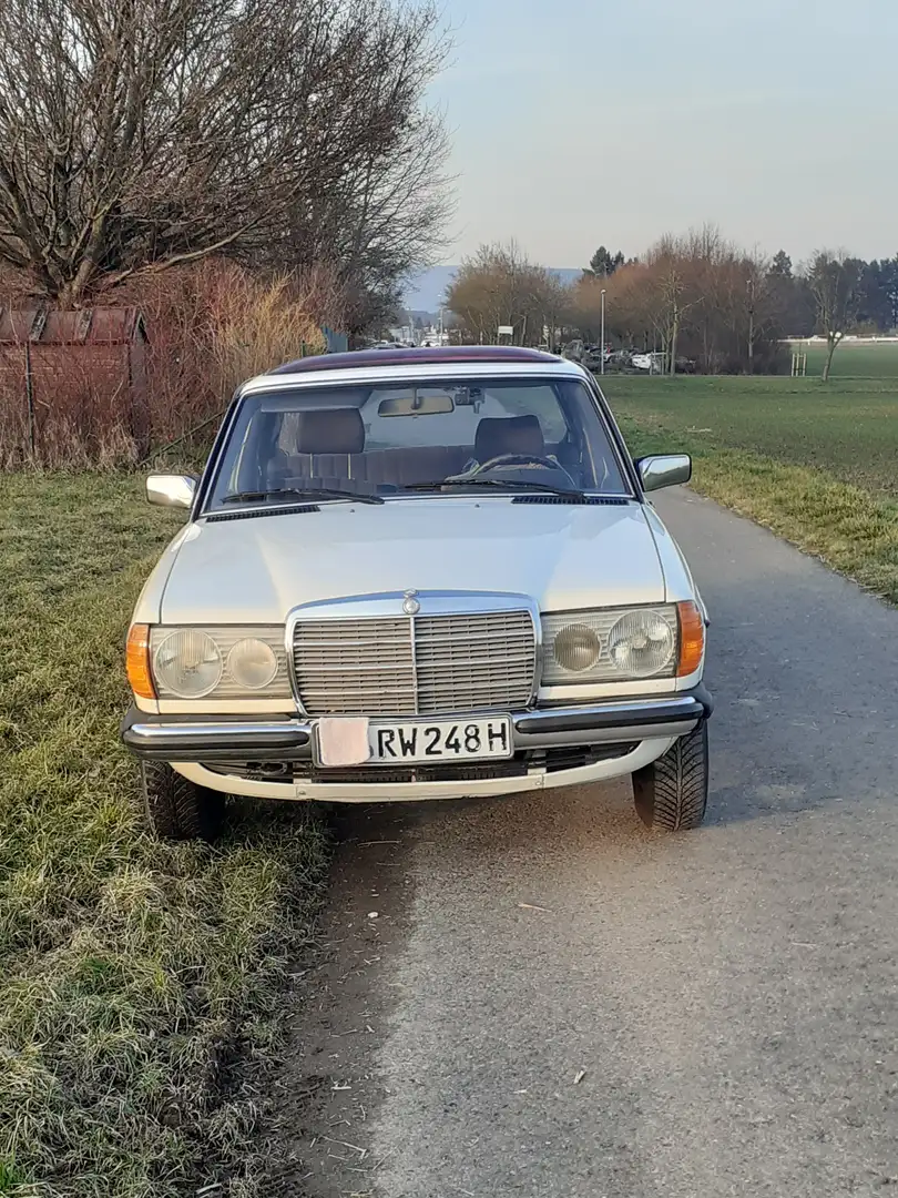 Mercedes-Benz 240 240D Blanco - 2