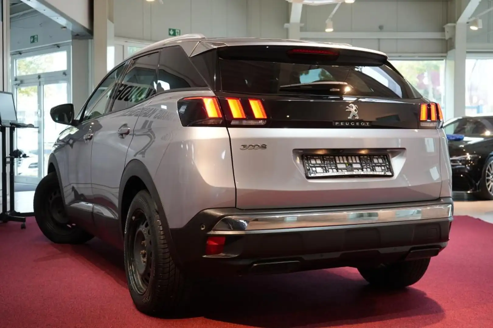 Peugeot 3008 130 EAT8 Allure *LED*Virtual*Kamera* Grijs - 2