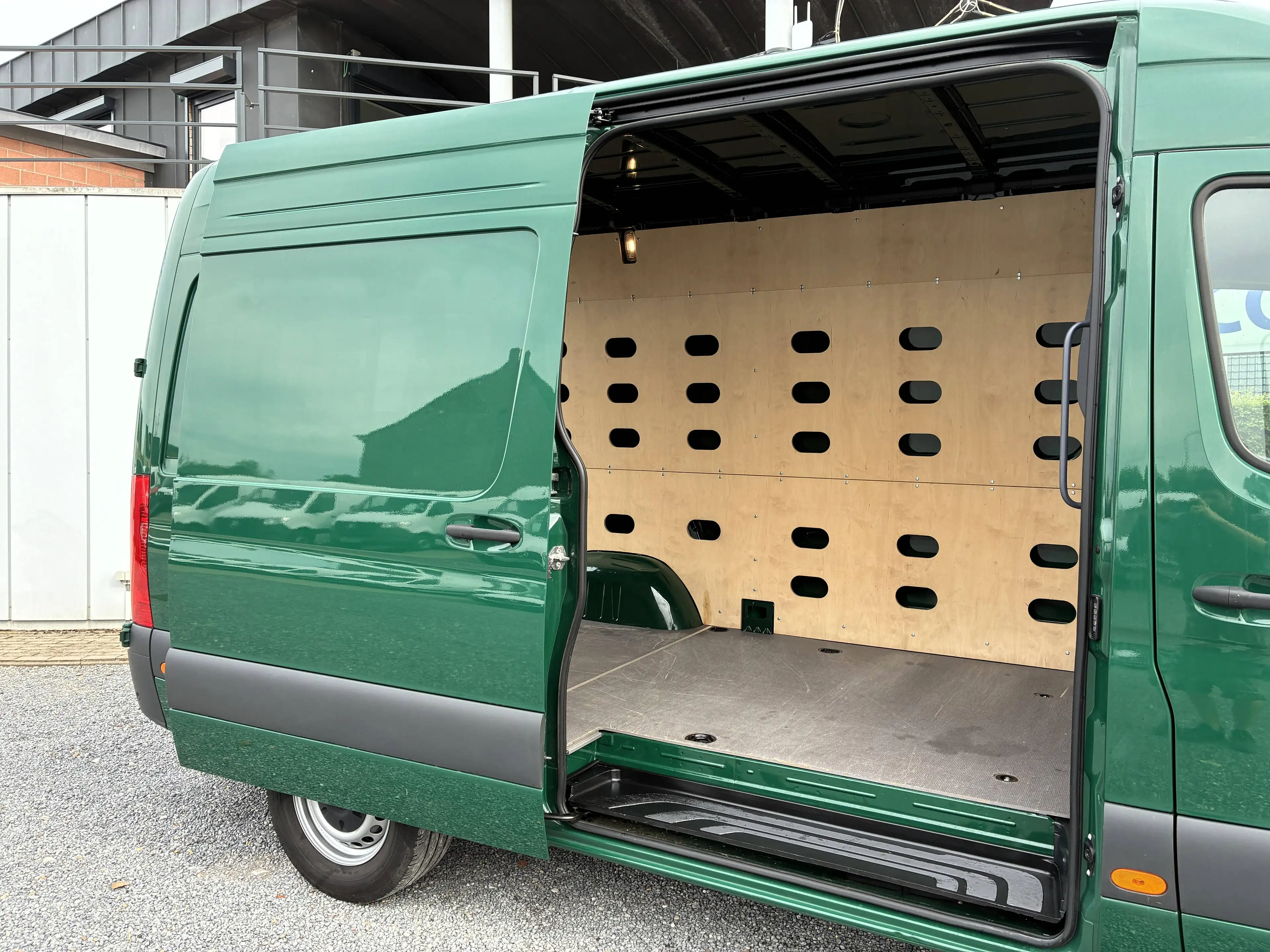 Mercedes-Benz Sprinter 319 / 40.900 € + BTW / L2H2 / 190 PK / Apple Car-Play / 270° Deuren — photo 12