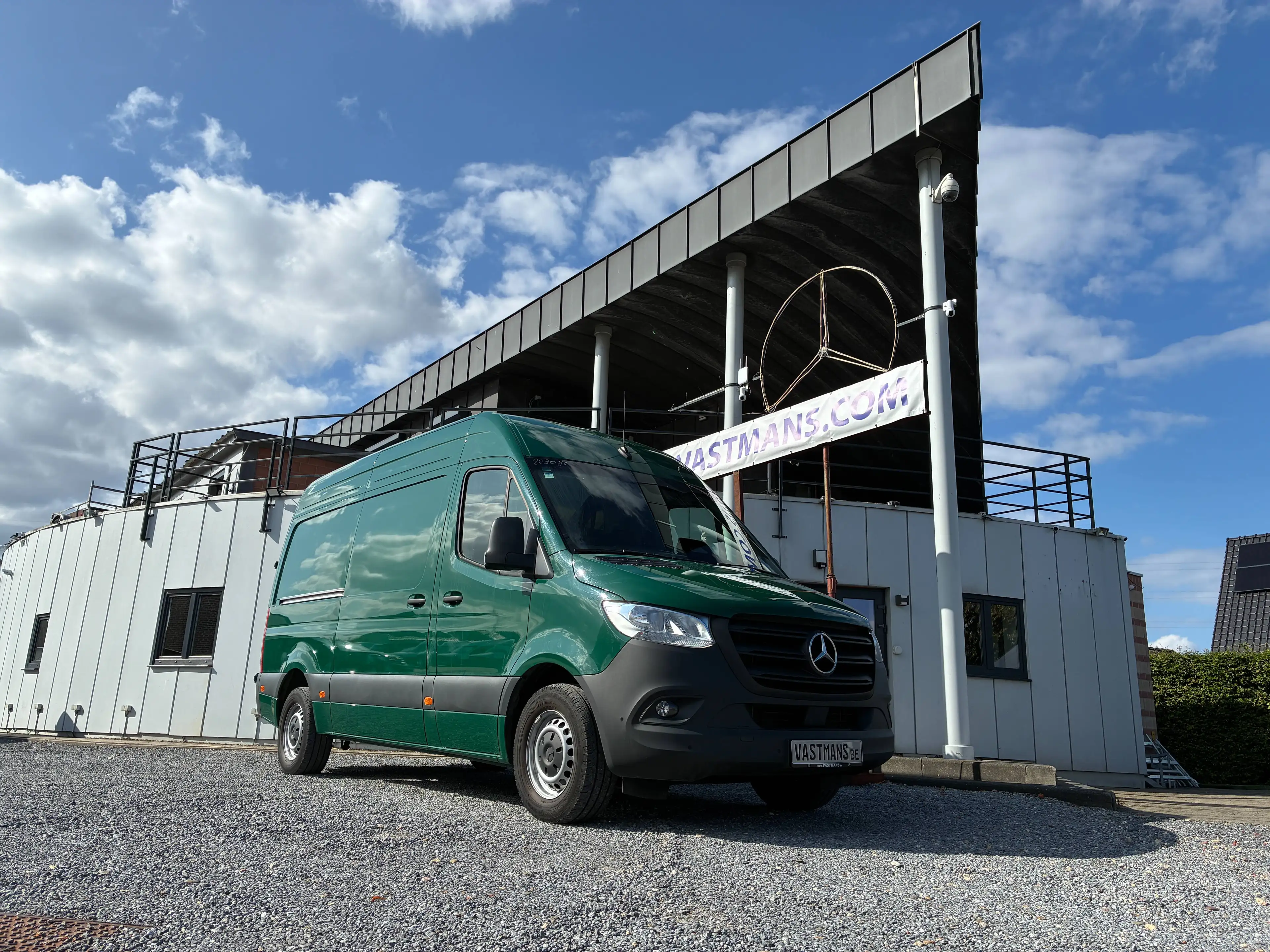 Mercedes-Benz Sprinter 319 / 40.900 € + BTW / L2H2 / 190 PK / Apple Car-Play / 270° Deuren — photo 2