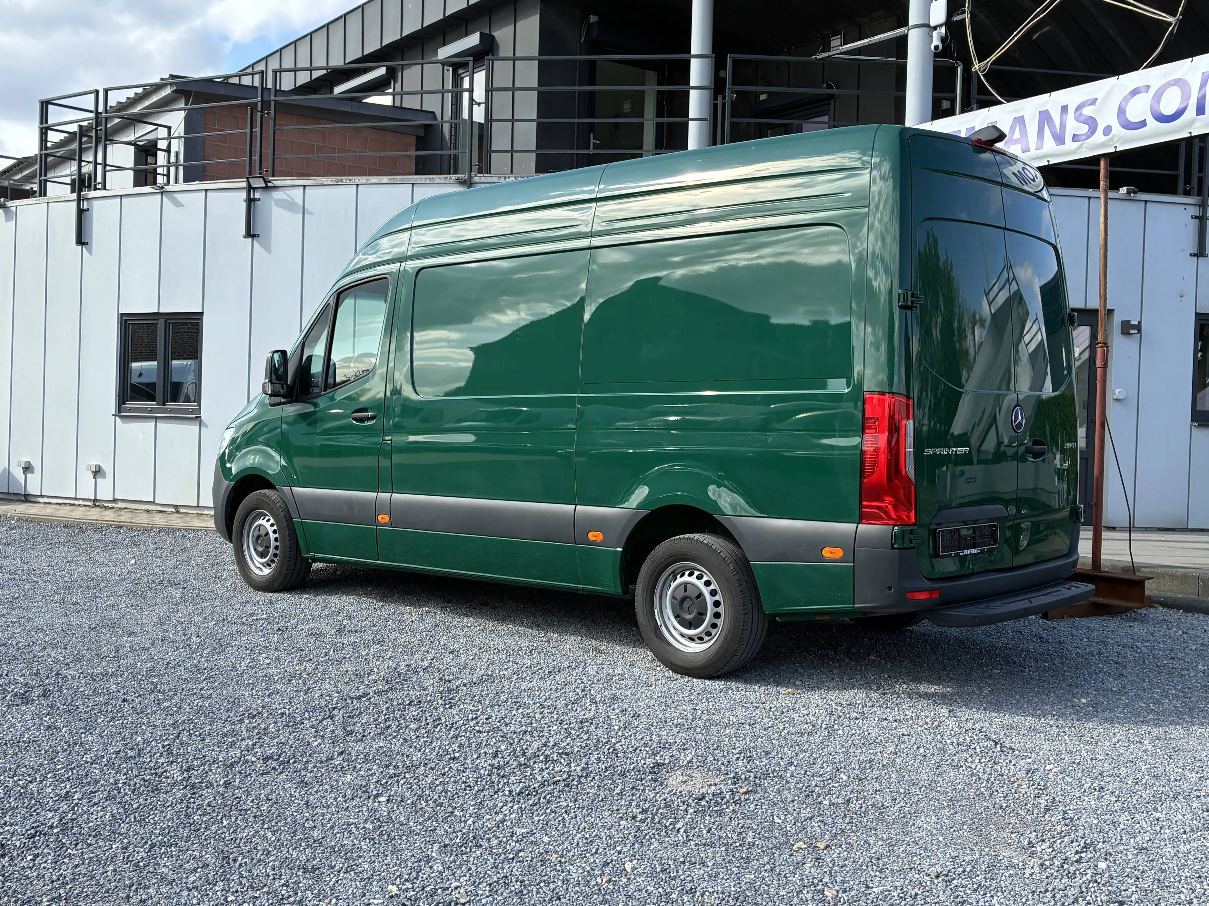 Mercedes-Benz Sprinter 319 / 40.900 € + BTW / L2H2 / 190 PK / Apple Car-Play / 270° Deuren — photo 4