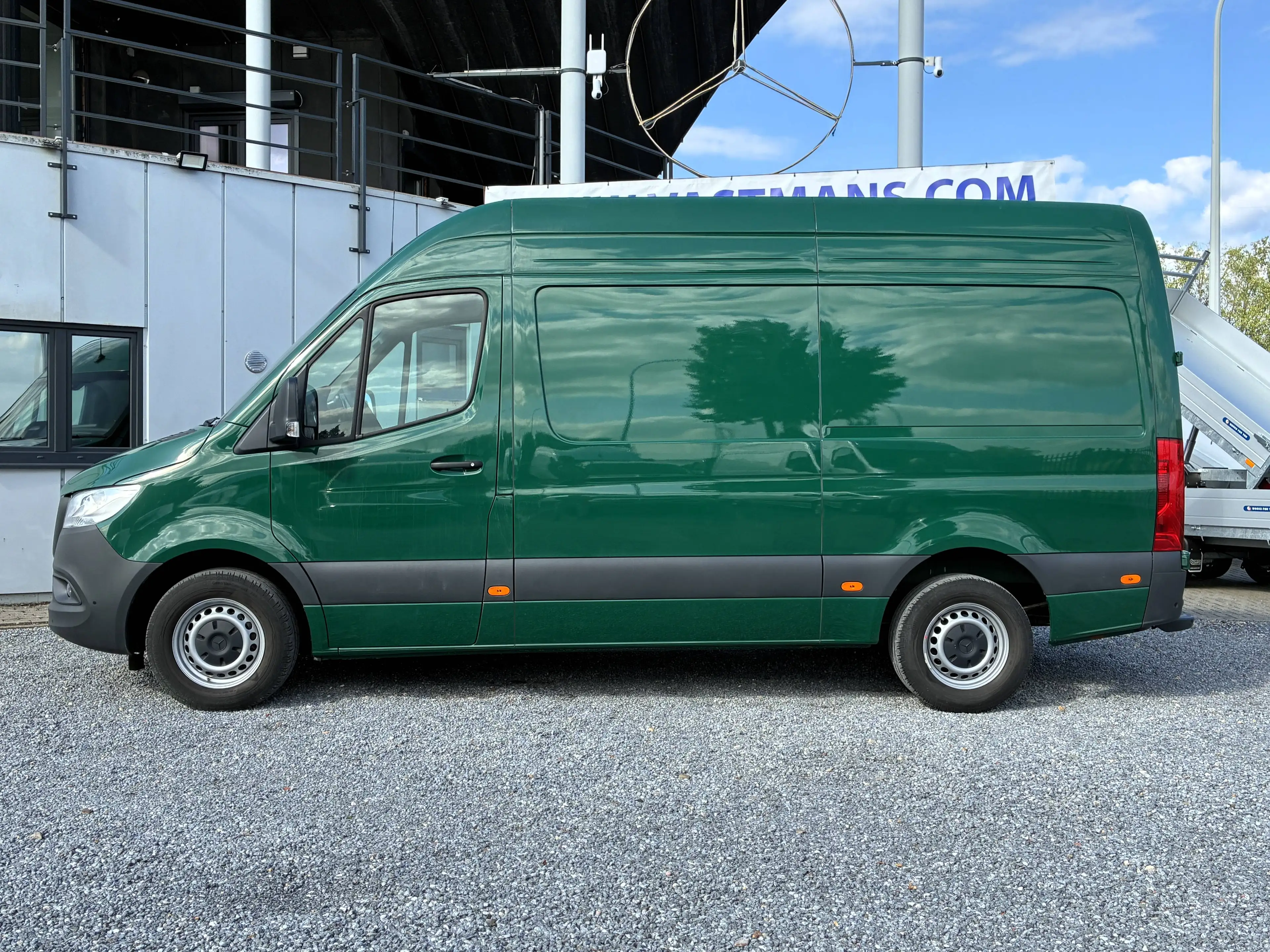 Mercedes-Benz Sprinter 319 / 40.900 € + BTW / L2H2 / 190 PK / Apple Car-Play / 270° Deuren — photo 3
