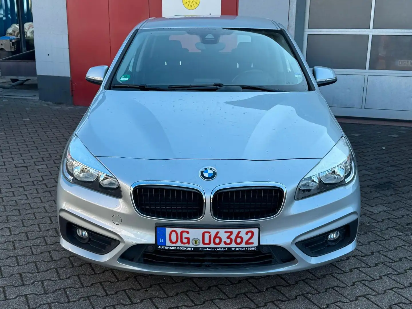 BMW 218 2 Active Tourer 218i/PDC/NAVI/TÜV NEU/8-fach/LED Silber - 2