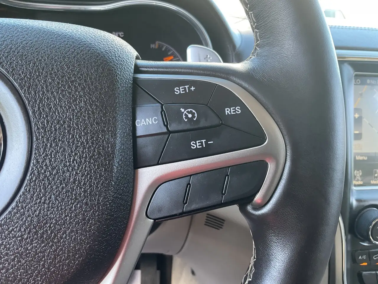 Jeep Grand Cherokee photo Jeep Grand Cherokee