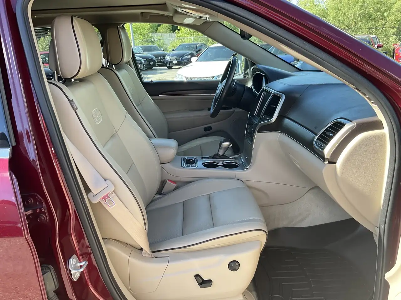 Jeep Grand Cherokee photo Jeep Grand Cherokee